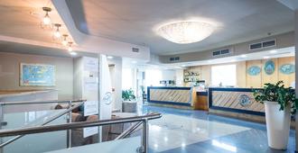 Blu Hotel Sure Hotel Collection by Best Western - Turin - Front desk