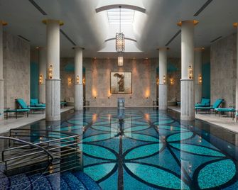 Four Seasons Hotel Istanbul at the Bosphorus - Istanbul - Building