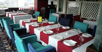 Fortune Inn Riviera - Jammu - Restaurante