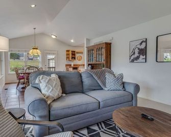 Cozy Home with Sauna in Glenwood Springs - Glenwood Springs - Living room