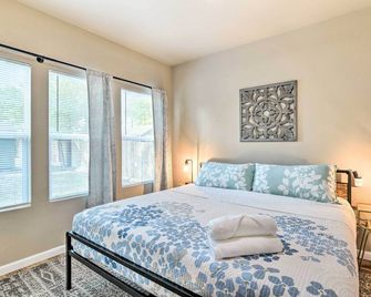 Charming San Antonio Home about 4 Mi to Downtown - Σαν Αντόνιο