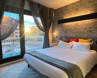 Savoie Hotel - Saint-Julien-en-Genevois