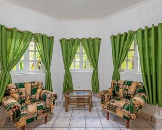 Victory Seaside Home - Bantayan - Sala de estar