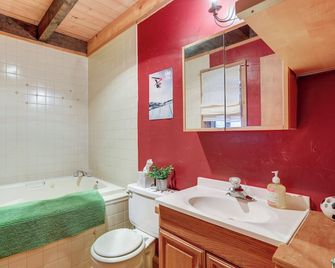 Snoqualmie Pass Cabin w/ Deck: Walk to Ski Lift - Snoqualmie Pass