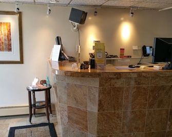 The Amethyst Beach Motel - Point Pleasant Beach - Front desk