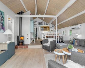 3 Bedroom Stunning Home In Ansager - Ansager - Sala de estar