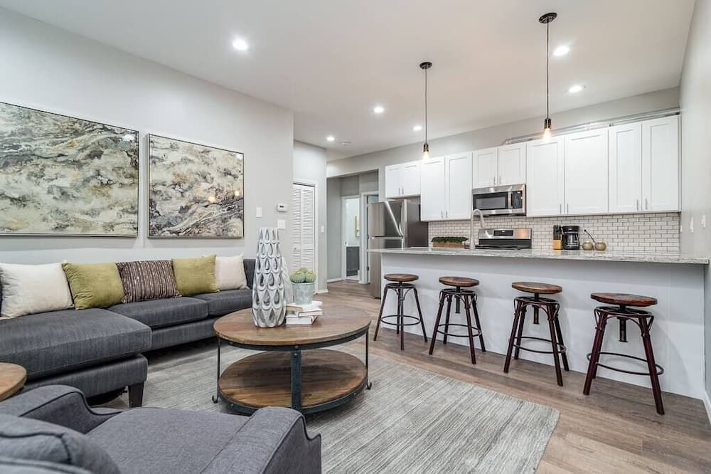 Suite 1 on Southport 4 Queen Beds! - שיקאגו - מטבח