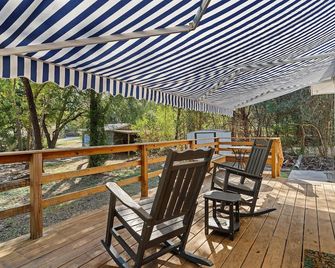 Blue Fox Cottage - Clifton - Patio