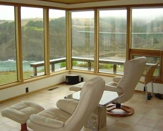 Panoramic Whitewater Oceanfront Clifftop:headlands/Cove/Ocean Vistas - Albion - Sala de estar