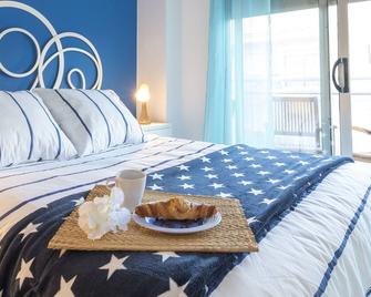 Respira Mediterraneo 100 Mandala Apartments - Calafell - Habitación