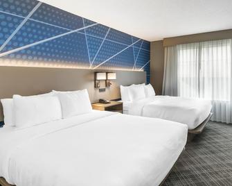 Comfort Inn & Suites Hampton near Coliseum - Hampton - Schlafzimmer