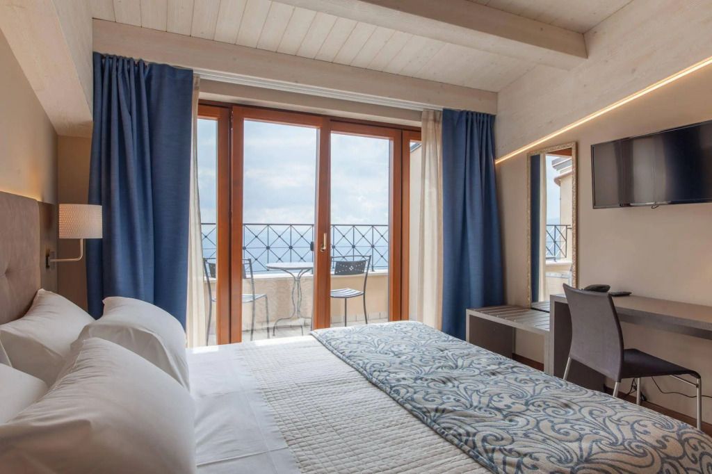 La Grotta Hotel - סן מרינו - חדר שינה