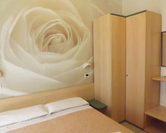 Hotel Edward - Bellaria-Igea Marina - Camera da letto