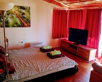 Fairytale wooden house by Ljubljana with 5 G Internet and Jakuzzi - Grosuplje - Habitación