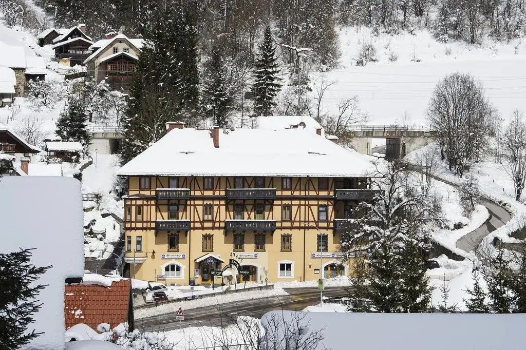 Hirschenhof Apartments