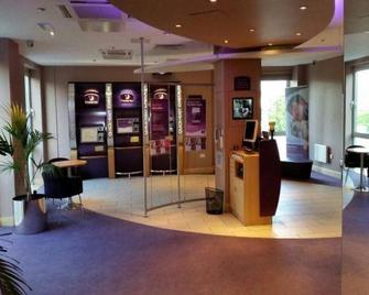 Premier Inn Sheffield City Centre (St Mary's Gate) - Sheffield - Front desk