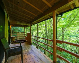 Momijiya Bekkan Kawa No Iori Ryokan - קיוטו - מרפסת