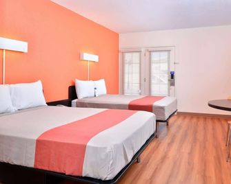 Days Inn by Wyndham Brawley - Brawley - Slaapkamer