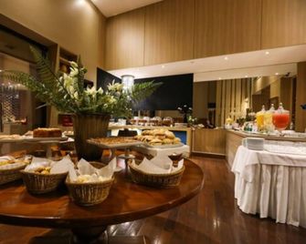 Nobile Suites Uberlândia - Uberlândia - Buffet