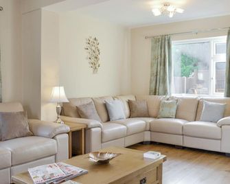 5 bedroom accommodation in Bakewell - Bakewell - Вітальня