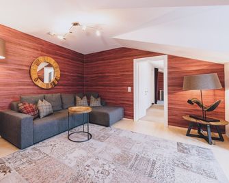 Alpine City Living by we rent - Zell am See - Living room