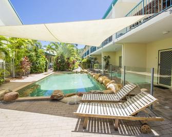 Sails 9 Beachfront Getaway Horseshoe Bay - Magnetic Island - Pool