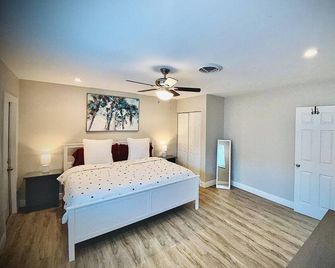 Secret Serenity! Roomy! Pool! 5 Min From - Deerfield Beach - Soveværelse