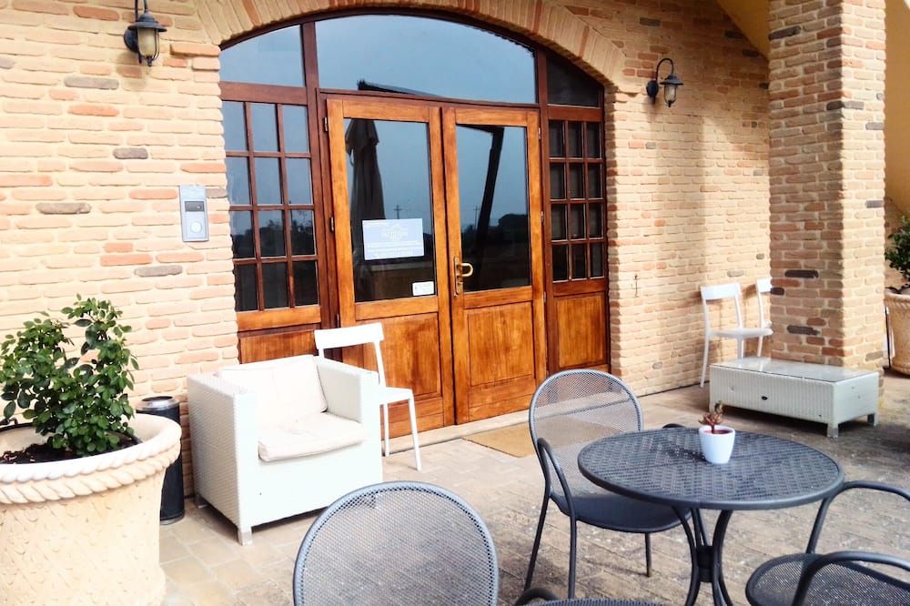 Assisium Agriturismo - אסיסי - פטיו