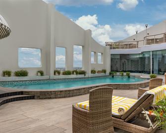 Park Inn by Radisson New Delhi IP Extension - Nueva Delhi - Piscina