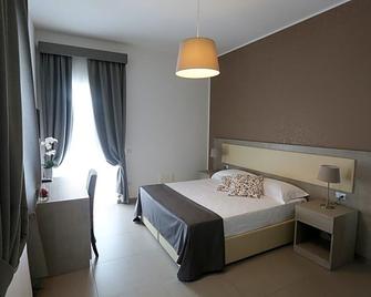Bed And Breakfast Aereoparking - Nápoles - Habitación