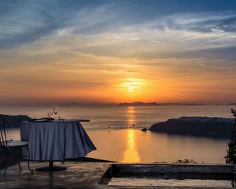 Andronis Concept Wellness Resort - פירה - סלון