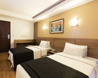 Phenícia Bittar Hotel - Brasilia - Bedroom