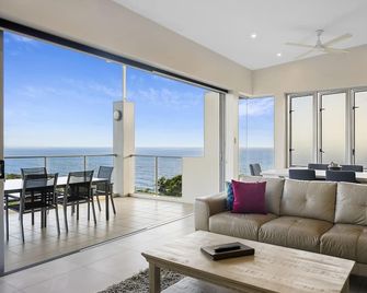 Rainbow Ocean Palms Resort - Rainbow Beach - Huiskamer