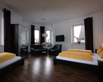 Stadthotel Kleiner Berg - פרידריכסהאפן - חדר שינה