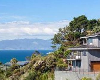 Enclosure Bay - Isla Waiheke