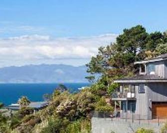 Enclosure Bay - Waiheke Island