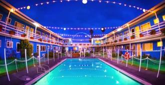 日落之涯酒店 - 聖地牙哥 - 聖地亞哥 - 游泳池