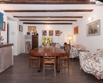 Casetta Nostra - Palermo - Eetruimte