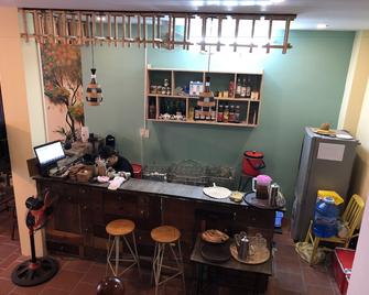 Coffee Shop & Hostel Co Hai - Da Nang - Bar