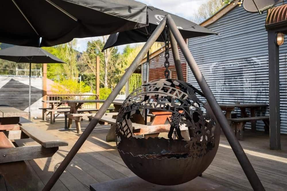 Harrietville Snowline Hotel - Bright - Binnenhof