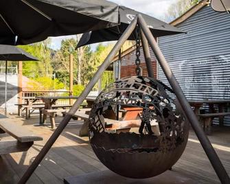 Harrietville Snowline Hotel - Bright - Binnenhof