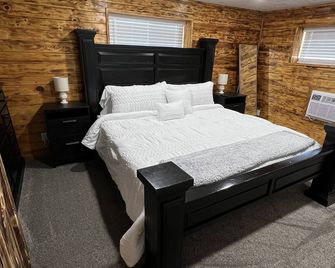 Cozy Home Between Zion & Bryce - Glendale - Bedroom