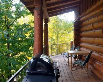 Log cabin for salmon, fishing, hiking, cross-country skiing, 50 minutes to ski - Riggins - Balcón
