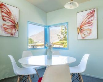 Central Location Spacious House And Walk - Queenstown - Dining room
