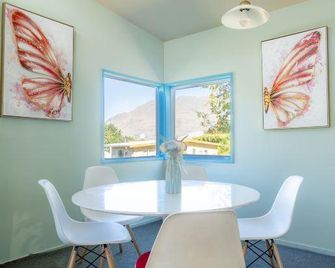 Central Location house - Queenstown - Dining room