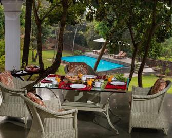 The Postcard Velha, Goa - Bainguinim - Pool