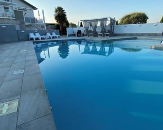 Country Villa Appar. With Pool, A/C,wifi,bbq,private Parketrace 13sq.M. - Casalserugo - Piscina