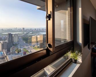 Roaders Plus Hotel - Taipei Station - Taipei City - Balcony