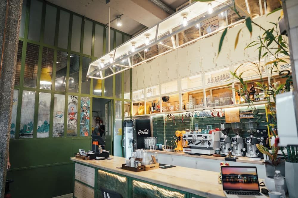 آلي رومز - مايتيلين - أفضل طعام