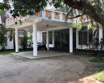 Lagoon Waves Hotel - Katunayake - Bâtiment
